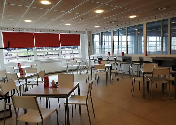 Spordikompleksi Hostal *